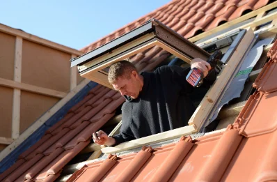 Pose de fenêtres de toit Velux à Bretenières